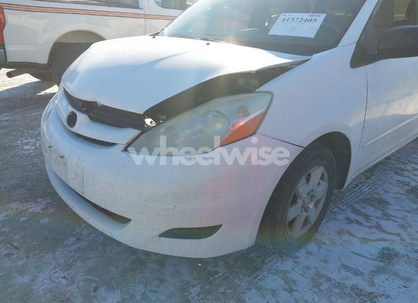 Photo 12 of 2010 Toyota Sienna LE (VIN 5TDKK4CC2AS332388)
