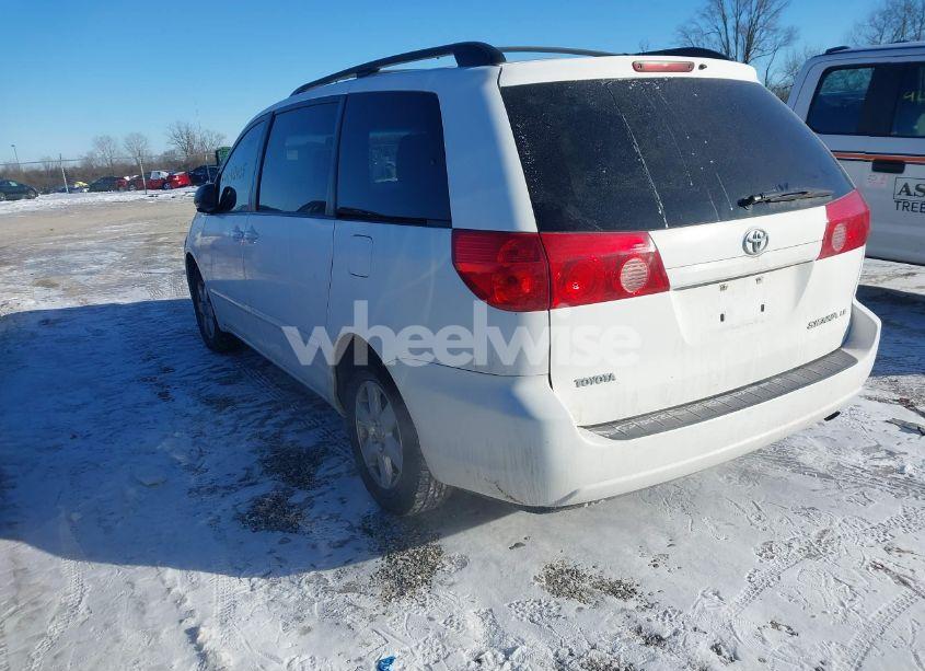 Photo 3 of 2010 Toyota Sienna LE (VIN 5TDKK4CC2AS332388)
