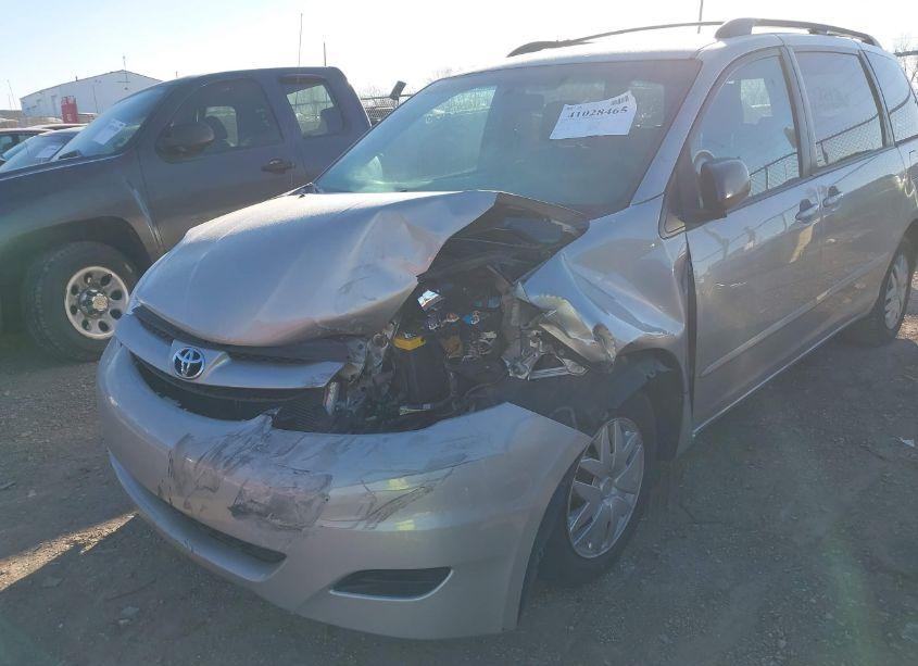 Photo 6 of 2010 Toyota Sienna LE (VIN 5TDKK4CC3AS320959)