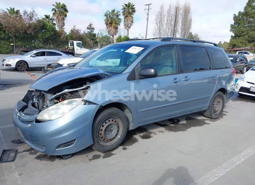 Photo 2 of 2010 Toyota Sienna LE (VIN 5TDKK4CC3AS327684)