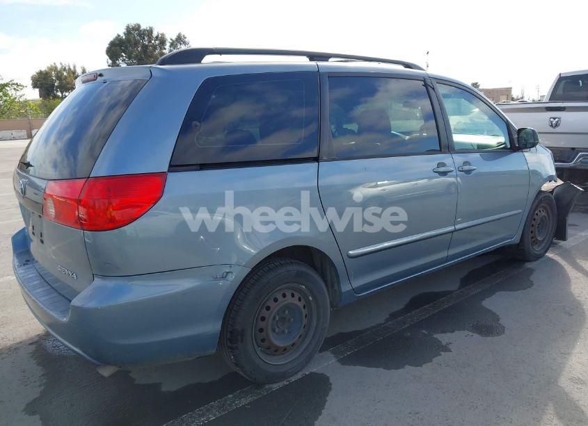 Photo 4 of 2010 Toyota Sienna LE (VIN 5TDKK4CC3AS327684)