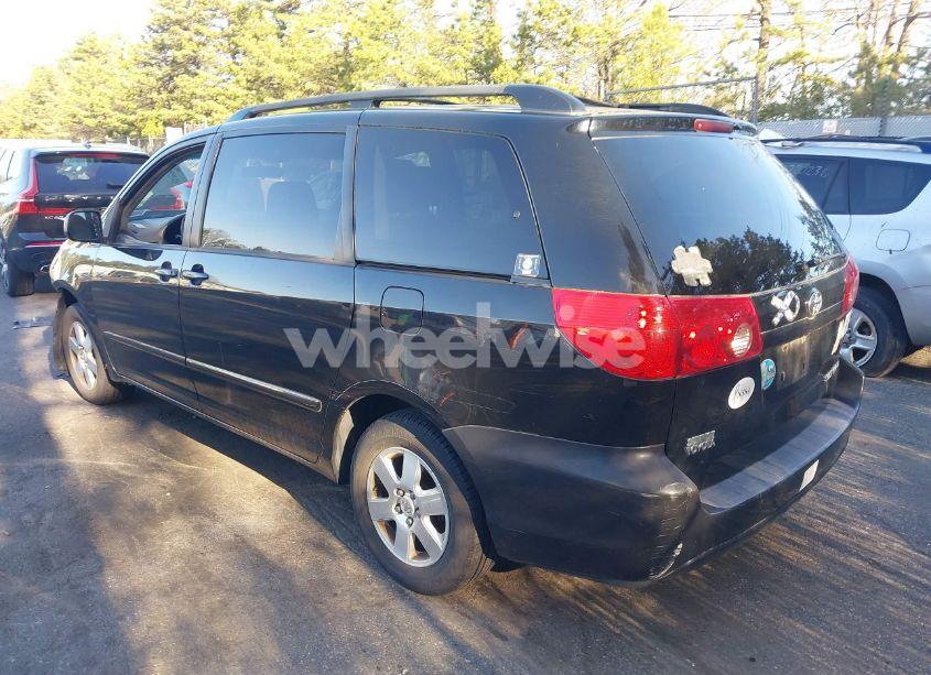 Photo 3 of 2010 Toyota Sienna LE (VIN 5TDKK4CC4AS298762)