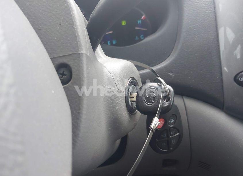 Photo 11 of 2010 Toyota Sienna LE (VIN 5TDKK4CC4AS327418)