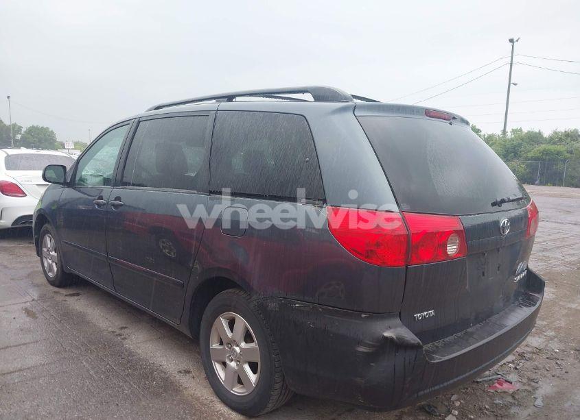 Photo 3 of 2010 Toyota Sienna LE (VIN 5TDKK4CC4AS327418)