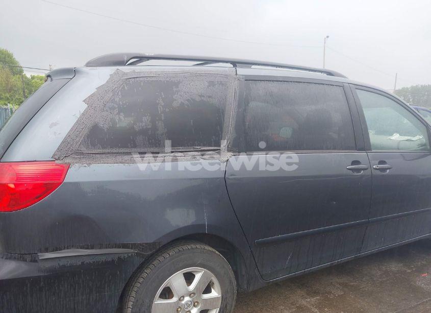 Photo 6 of 2010 Toyota Sienna LE (VIN 5TDKK4CC4AS327418)