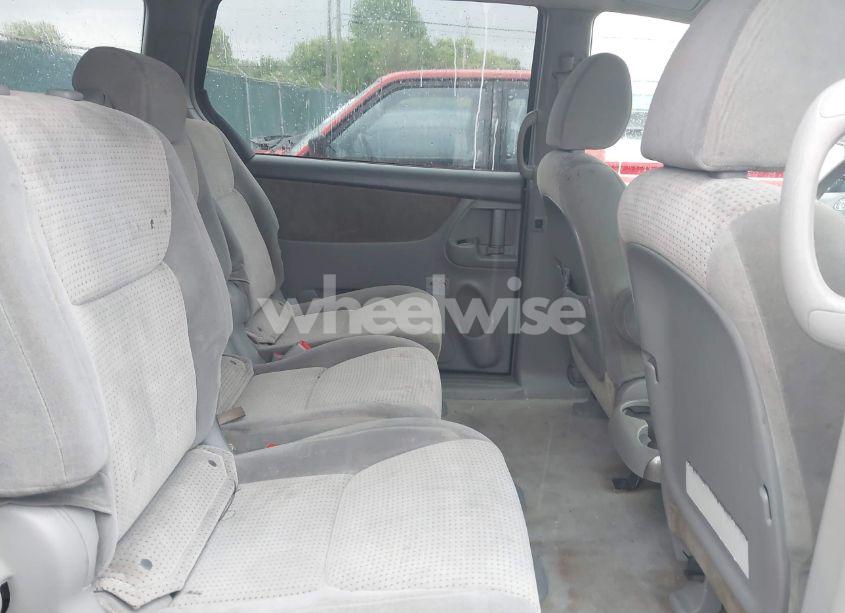 Photo 8 of 2010 Toyota Sienna LE (VIN 5TDKK4CC4AS327418)