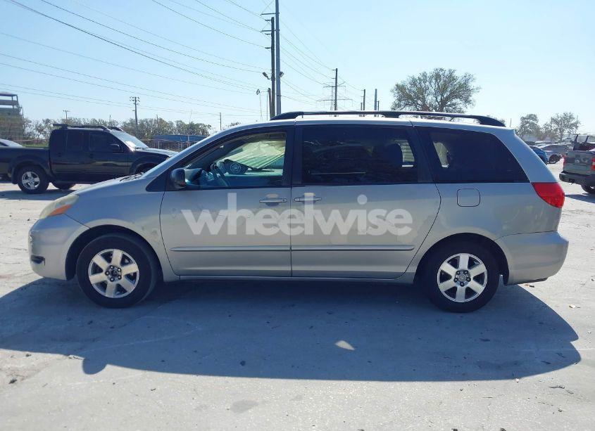 Photo 14 of 2010 Toyota Sienna LE (VIN 5TDKK4CC4AS329170)