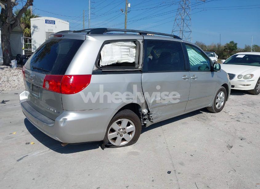 Photo 4 of 2010 Toyota Sienna LE (VIN 5TDKK4CC4AS329170)