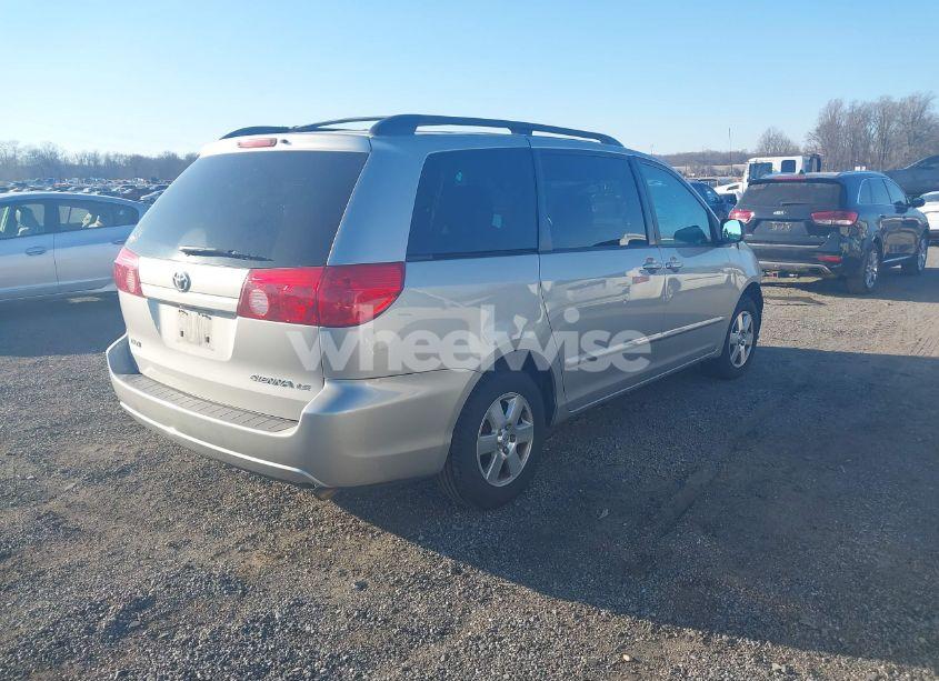 Photo 4 of 2010 Toyota Sienna LE (VIN 5TDKK4CC5AS292114)