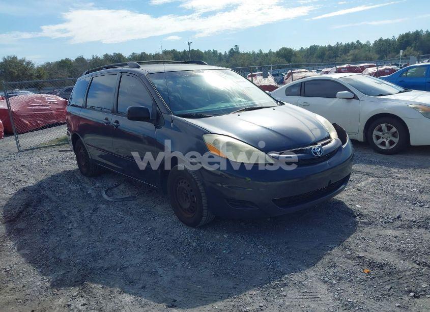 2010 Toyota Sienna CE (VIN 5TDKK4CC5AS292372) main photo
