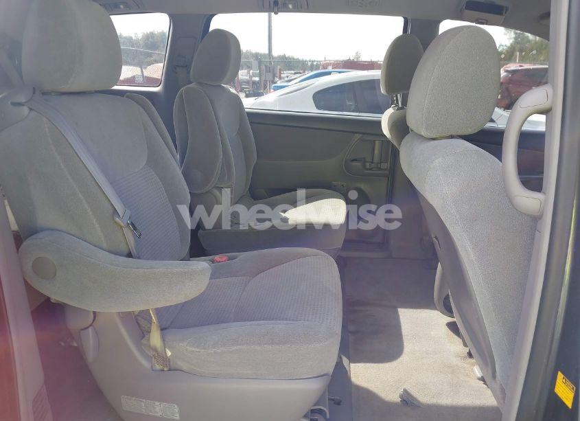 Photo 8 of 2010 Toyota Sienna CE (VIN 5TDKK4CC5AS292372)