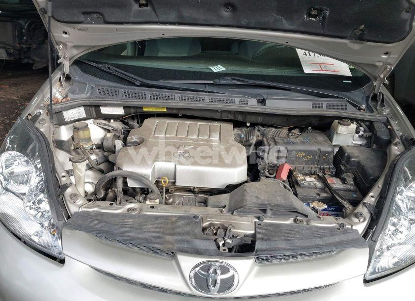 Photo 10 of 2010 Toyota Sienna LE (VIN 5TDKK4CC5AS301619)