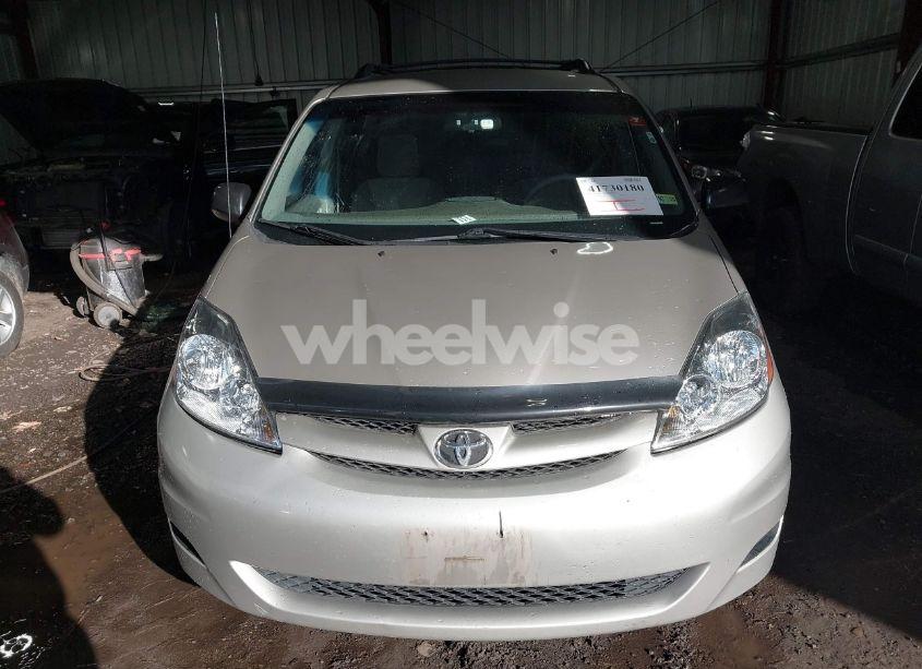 Photo 12 of 2010 Toyota Sienna LE (VIN 5TDKK4CC5AS301619)