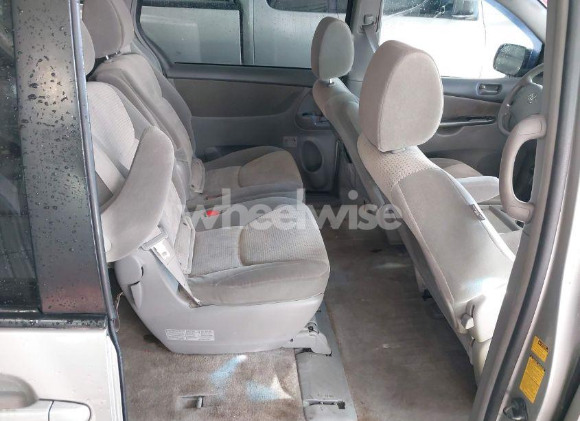 Photo 8 of 2010 Toyota Sienna LE (VIN 5TDKK4CC5AS301619)