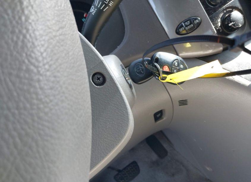 Photo 11 of 2010 Toyota Sienna LE (VIN 5TDKK4CC5AS307727)