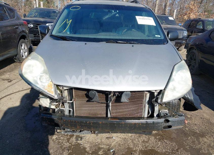 Photo 13 of 2010 Toyota Sienna LE (VIN 5TDKK4CC5AS316203)