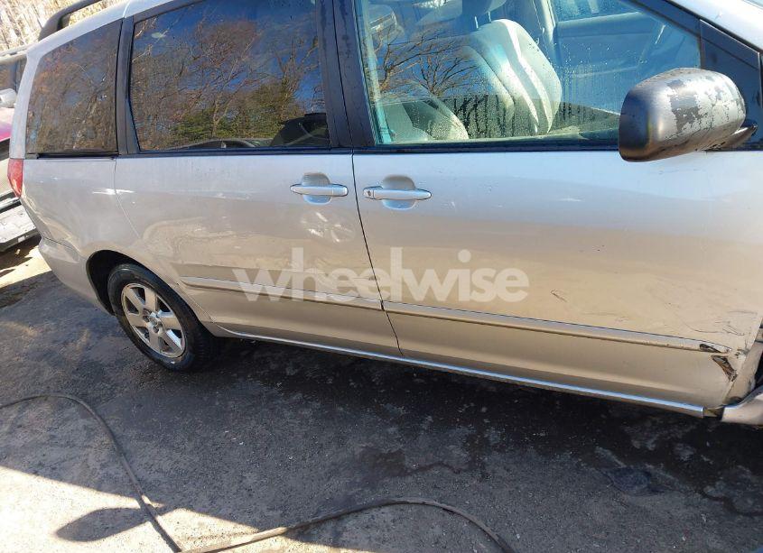 Photo 14 of 2010 Toyota Sienna LE (VIN 5TDKK4CC5AS316203)