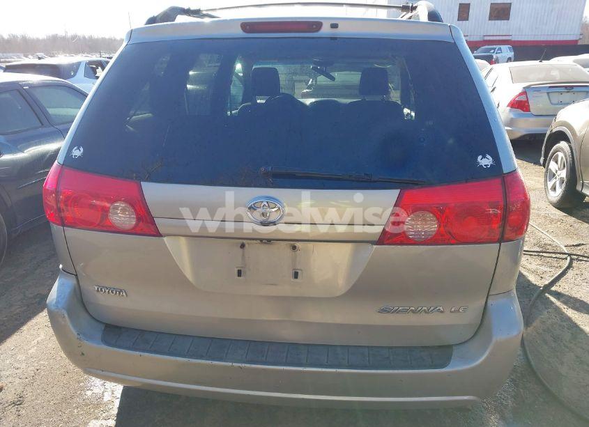 Photo 17 of 2010 Toyota Sienna LE (VIN 5TDKK4CC5AS316203)