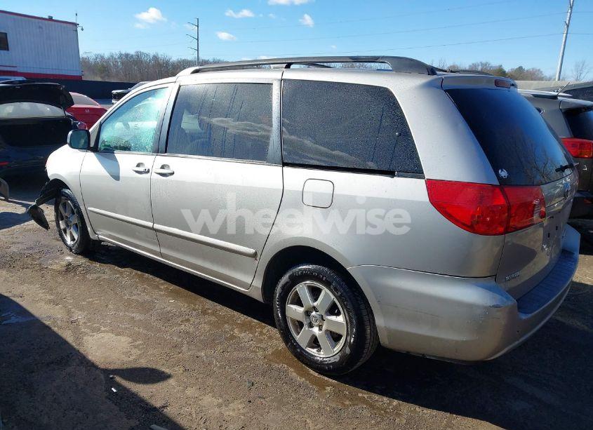 Photo 3 of 2010 Toyota Sienna LE (VIN 5TDKK4CC5AS316203)
