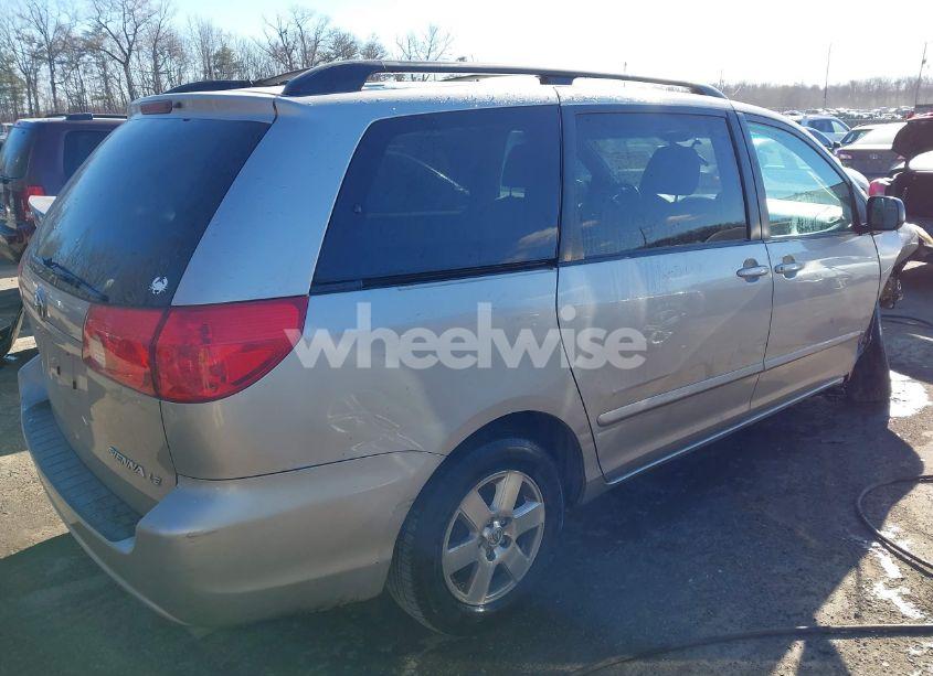 Photo 4 of 2010 Toyota Sienna LE (VIN 5TDKK4CC5AS316203)