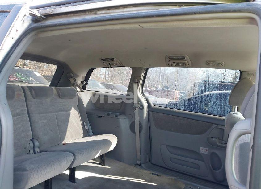 Photo 8 of 2010 Toyota Sienna LE (VIN 5TDKK4CC5AS316203)