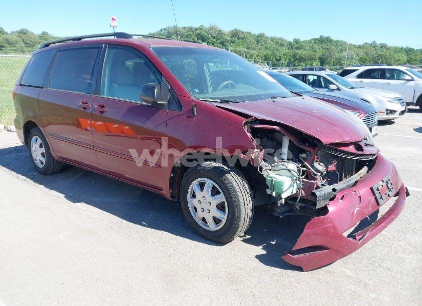 2010 Toyota Sienna LE (VIN 5TDKK4CC5AS325208) main photo