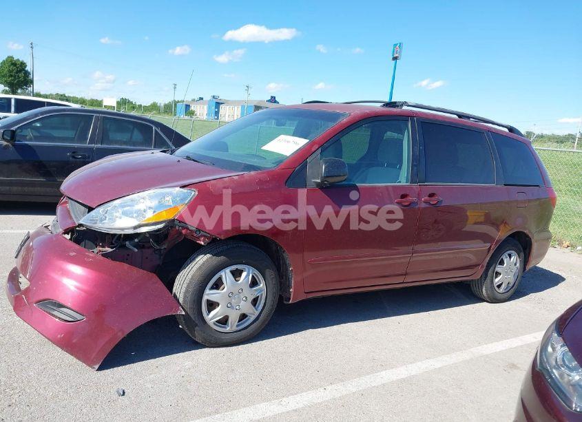Photo 15 of 2010 Toyota Sienna LE (VIN 5TDKK4CC5AS325208)