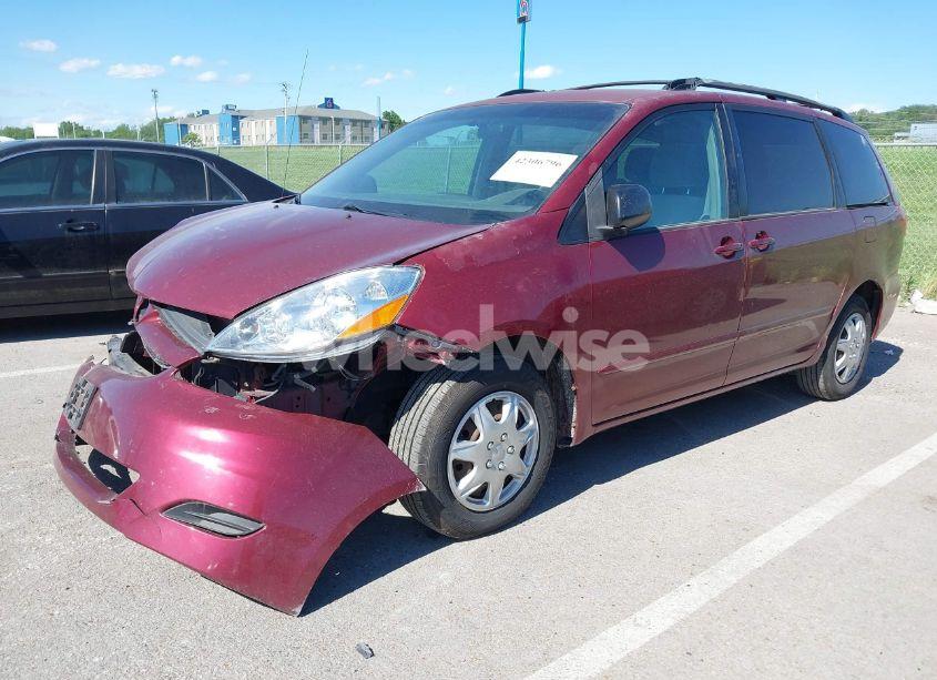 Photo 2 of 2010 Toyota Sienna LE (VIN 5TDKK4CC5AS325208)