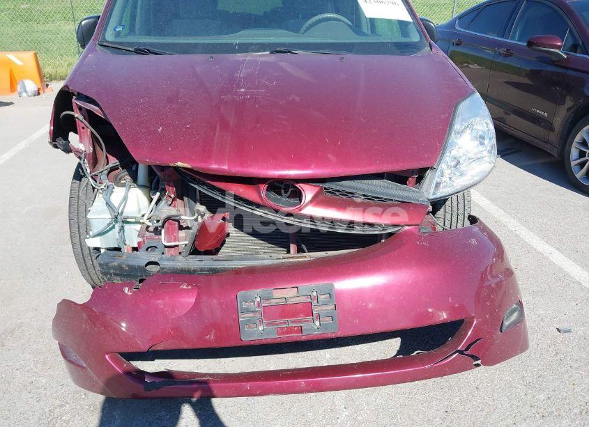 Photo 6 of 2010 Toyota Sienna LE (VIN 5TDKK4CC5AS325208)