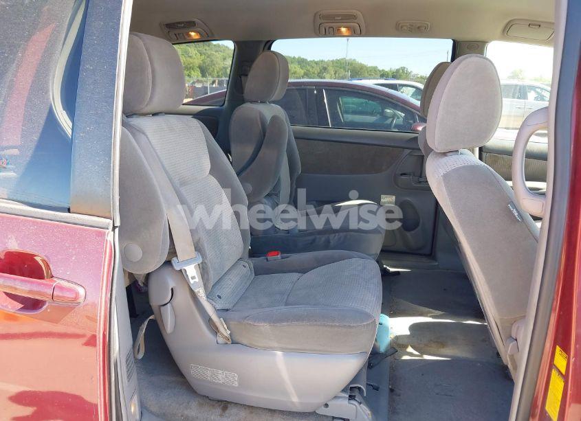 Photo 8 of 2010 Toyota Sienna LE (VIN 5TDKK4CC5AS325208)