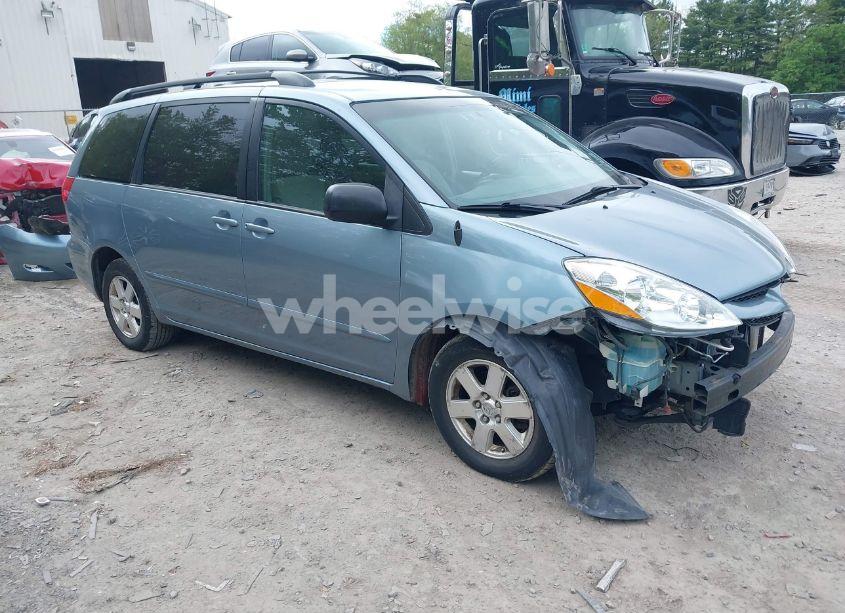 2010 Toyota Sienna LE (VIN 5TDKK4CC5AS327606) main photo