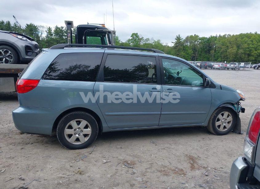 Photo 13 of 2010 Toyota Sienna LE (VIN 5TDKK4CC5AS327606)