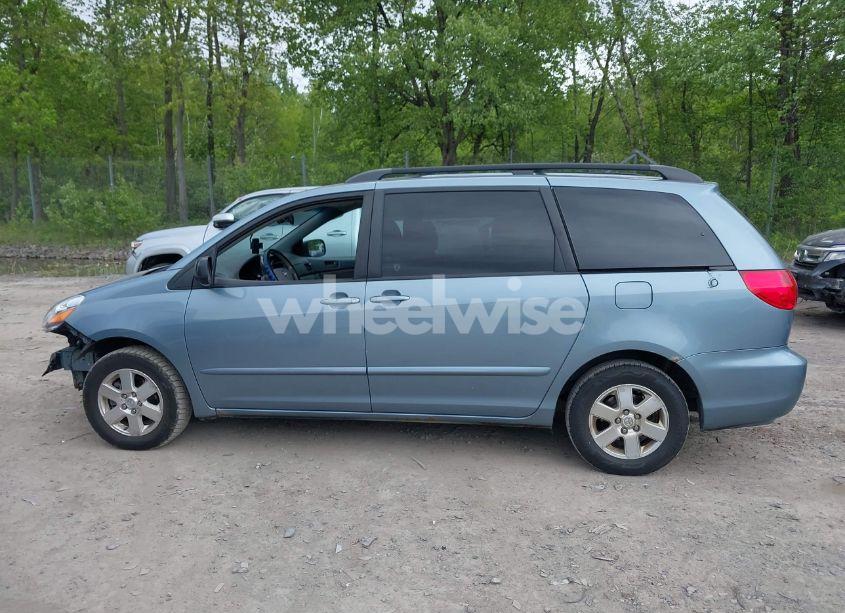 Photo 14 of 2010 Toyota Sienna LE (VIN 5TDKK4CC5AS327606)