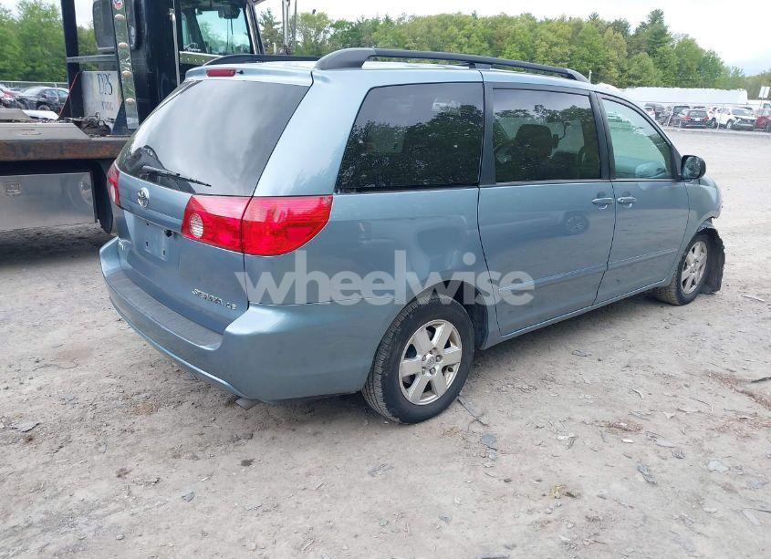 Photo 4 of 2010 Toyota Sienna LE (VIN 5TDKK4CC5AS327606)