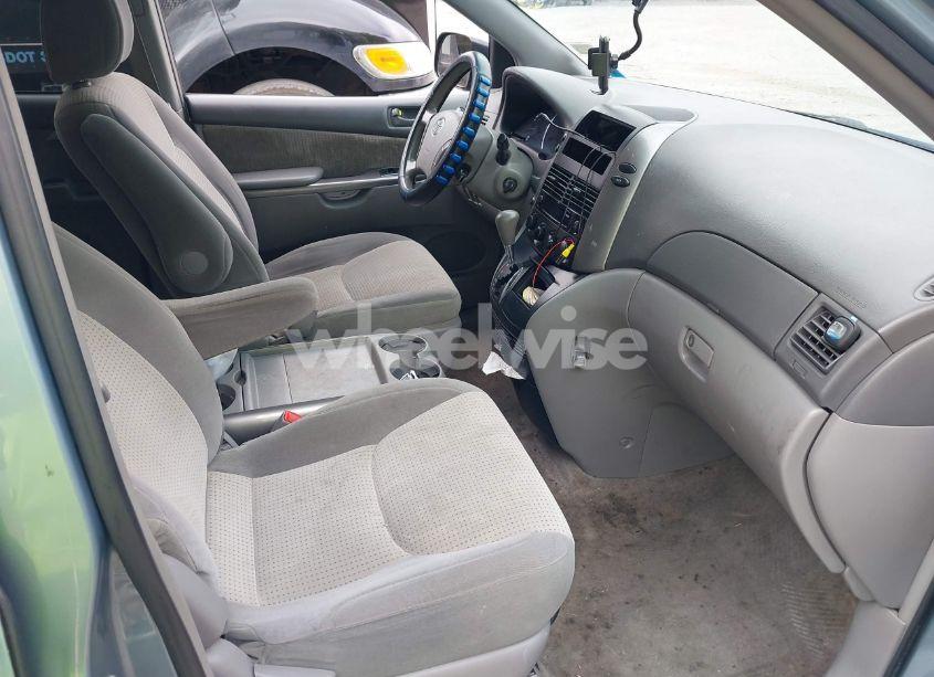 Photo 5 of 2010 Toyota Sienna LE (VIN 5TDKK4CC5AS327606)