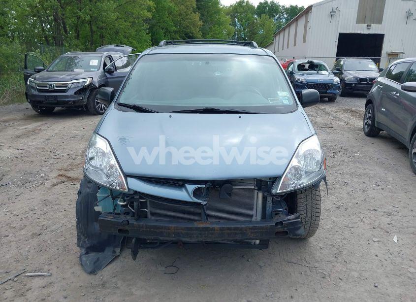 Photo 6 of 2010 Toyota Sienna LE (VIN 5TDKK4CC5AS327606)