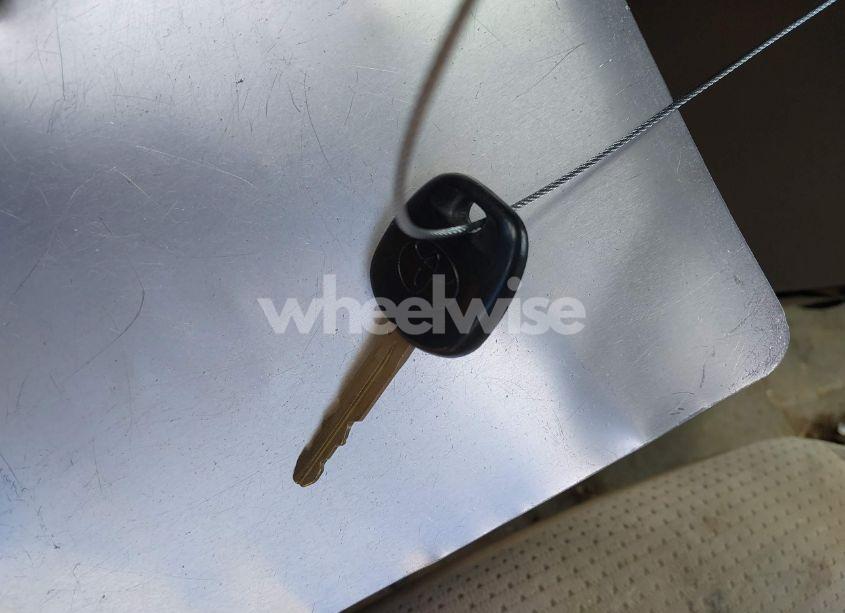 Photo 11 of 2010 Toyota Sienna LE (VIN 5TDKK4CC5AS327993)