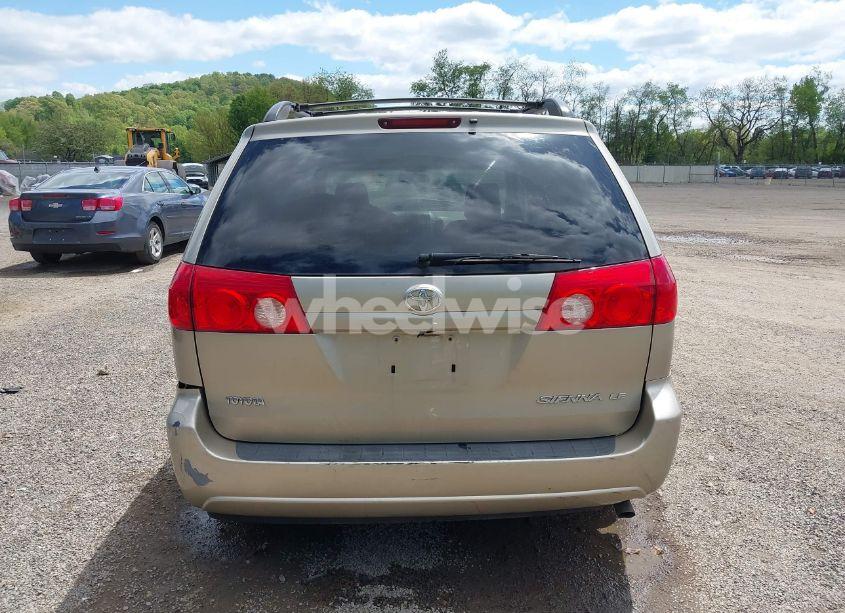 Photo 17 of 2010 Toyota Sienna LE (VIN 5TDKK4CC5AS327993)