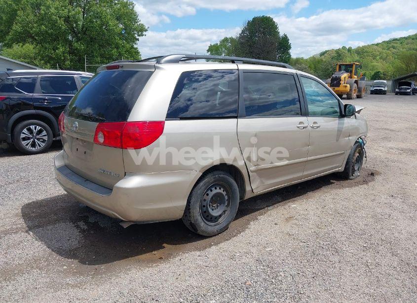 Photo 4 of 2010 Toyota Sienna LE (VIN 5TDKK4CC5AS327993)
