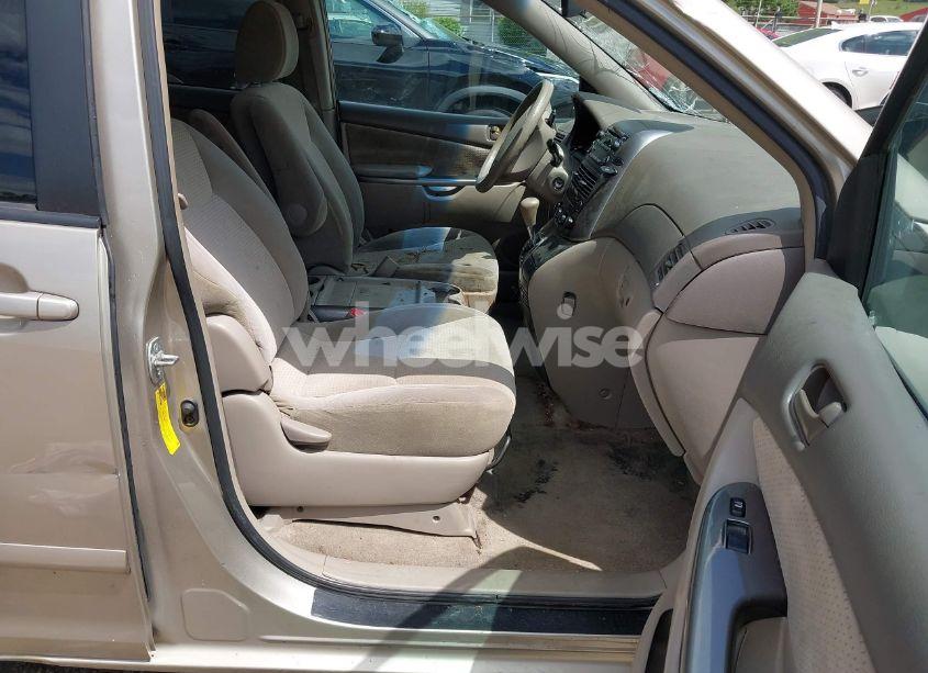 Photo 5 of 2010 Toyota Sienna LE (VIN 5TDKK4CC5AS327993)