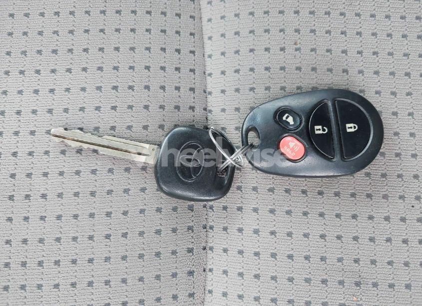 Photo 10 of 2010 Toyota Sienna LE (VIN 5TDKK4CC6AS298083)