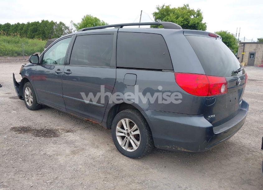 Photo 3 of 2010 Toyota Sienna LE (VIN 5TDKK4CC6AS298083)