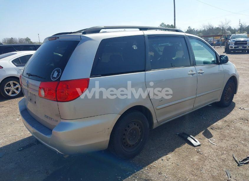 Photo 4 of 2010 Toyota Sienna LE (VIN 5TDKK4CC6AS332927)