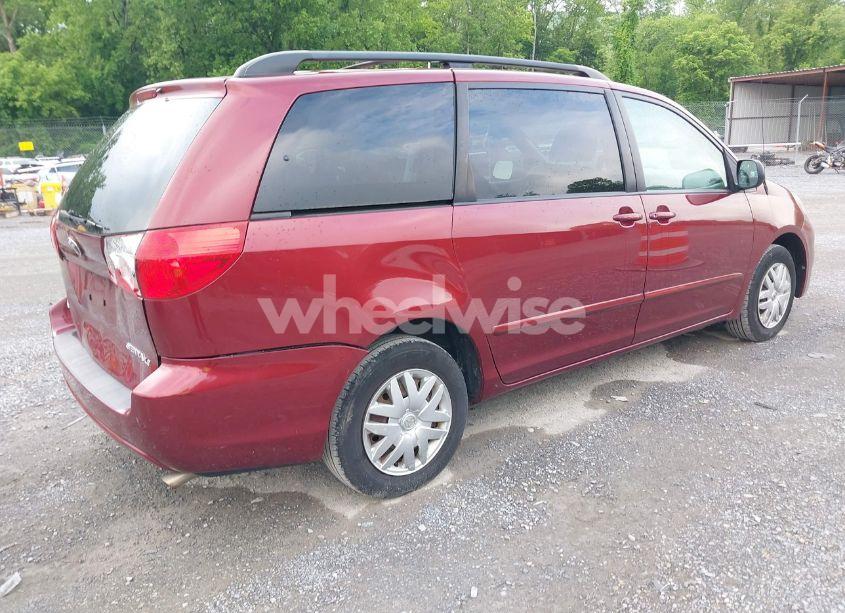 Photo 4 of 2010 Toyota Sienna LE (VIN 5TDKK4CC6AS333477)