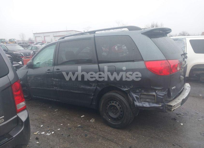 Photo 14 of 2010 Toyota Sienna LE (VIN 5TDKK4CC7AS298884)