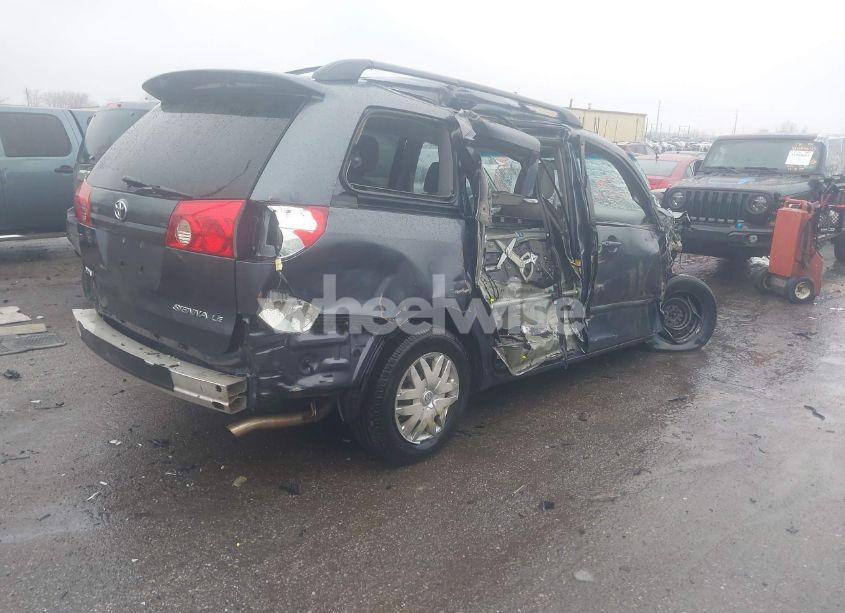 Photo 4 of 2010 Toyota Sienna LE (VIN 5TDKK4CC7AS298884)