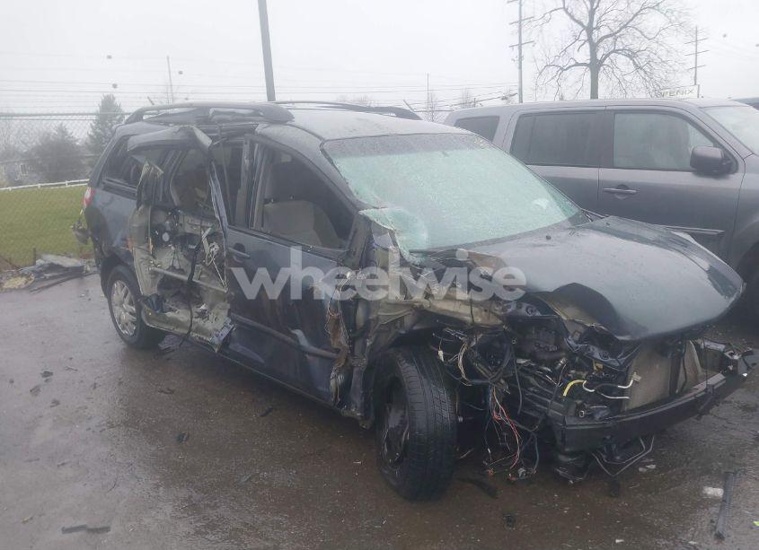 Photo 6 of 2010 Toyota Sienna LE (VIN 5TDKK4CC7AS298884)