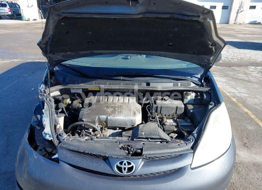 Photo 10 of 2010 Toyota Sienna LE (VIN 5TDKK4CC7AS323329)