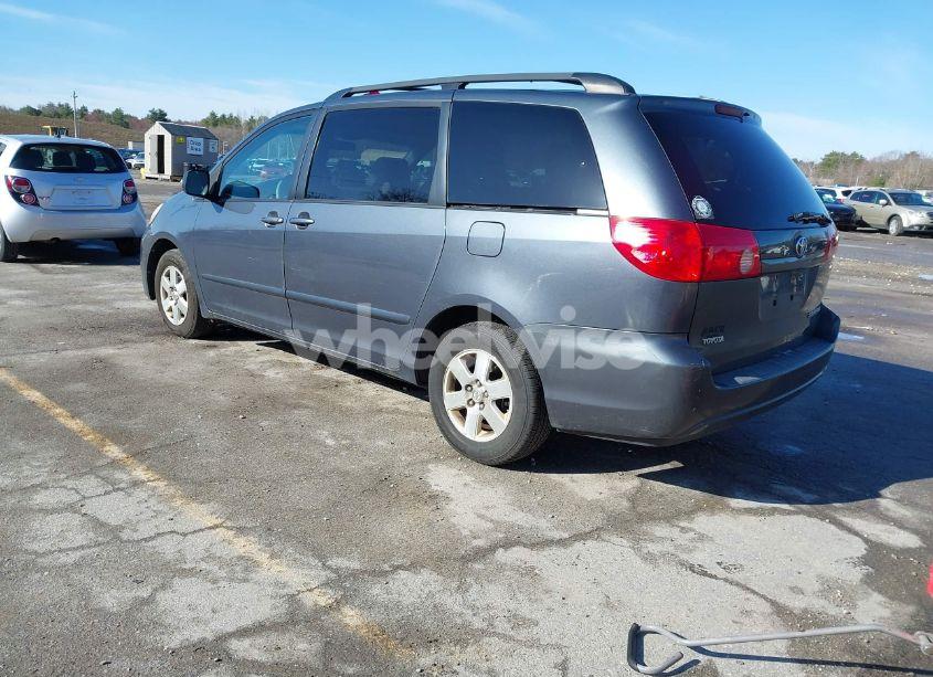 Photo 3 of 2010 Toyota Sienna LE (VIN 5TDKK4CC7AS323329)