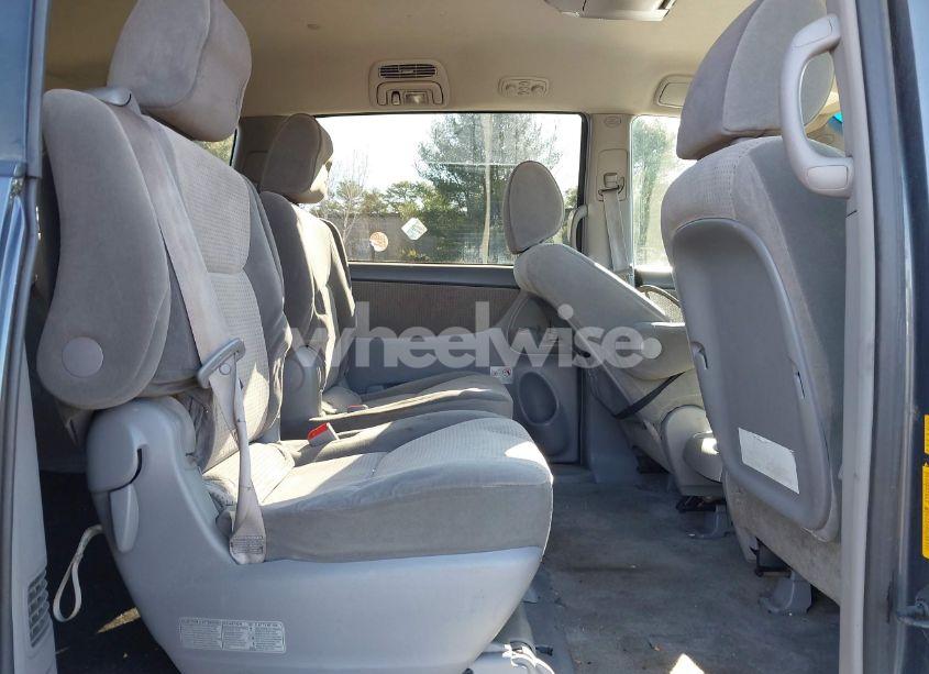 Photo 8 of 2010 Toyota Sienna LE (VIN 5TDKK4CC7AS323329)